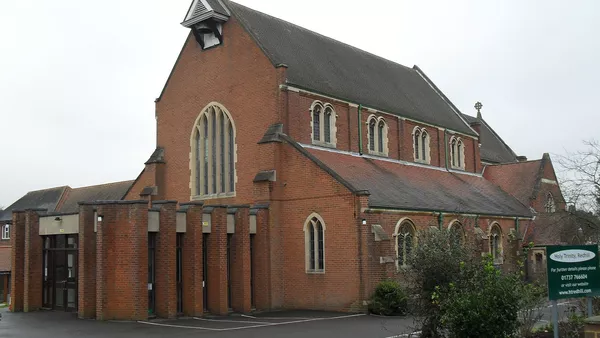 Holy Trinity Church, London Road, Redhill.